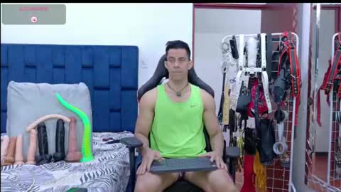 jose_rumbero91 online show from July 28, 12:22 pm