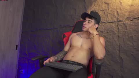 joseph__boy online show from August 12, 2:19 pm