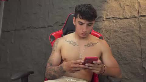 joseph__boy online show from August 13, 4:10 pm