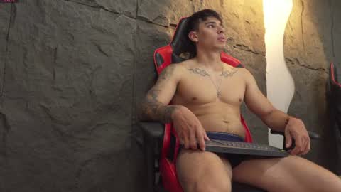 joseph__boy online show from August 14, 4:10 pm