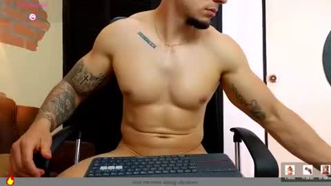 josh_miller01 online show from August 8, 3:56 pm