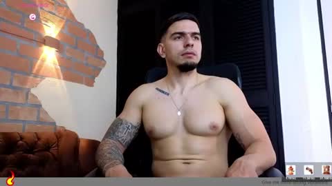 josh_miller01 online show from August 11, 3:47 pm