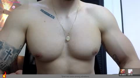 josh_miller01 online show from August 12, 5:59 pm