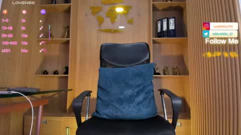 joshmiller___ online show from August 12, 2:19 pm