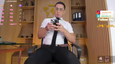 joshmiller___ online show from August 15, 1:04 pm