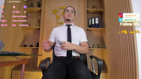 joshmiller___ online show from August 15, 3:38 pm