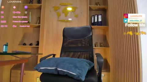joshmiller___ online show from August 15, 4:44 pm
