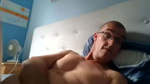 josvenithijs online show from August 9, 2:40 pm