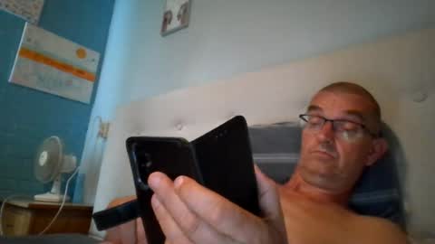 josvenithijs online show from August 9, 6:42 pm