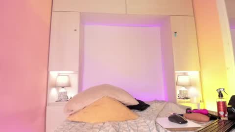 joyceblake online show from August 9, 8:04 am