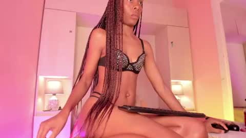 joyceblake online show from August 13, 9:23 am