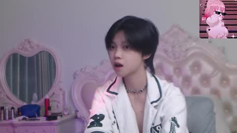 joycekay online show from August 3, 9:22 pm