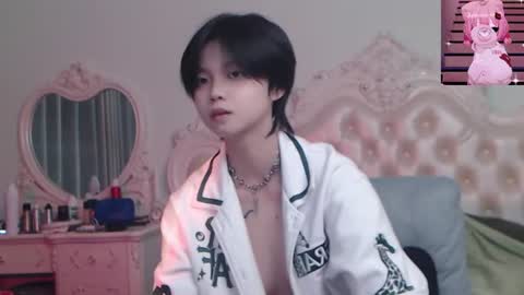 joycekay online show from August 6, 8:08 pm