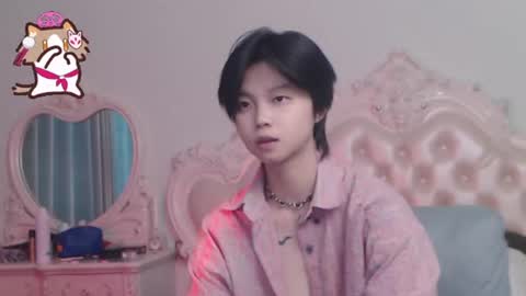 joycekay online show from August 11, 4:14 am