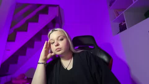 Kitty online show from September 9, 5:43 pm
