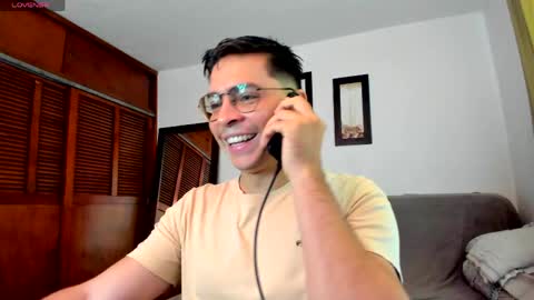 Cristian- tellme Criis online show from May 3, 3:17 pm