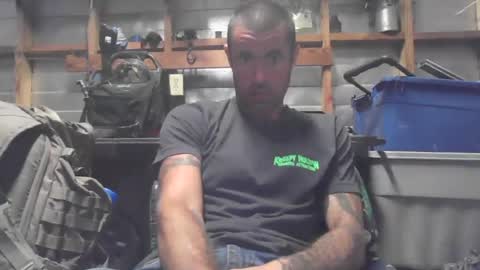 jrizzle1111 online show from June 25, 7:33 am