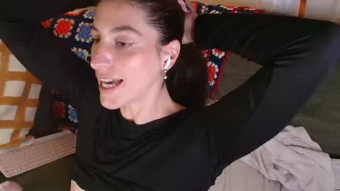 Jsmine  and sometimes Beaulooks online show from July 29, 3:13 am