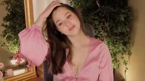 Julia online show from September 8, 7:43 pm