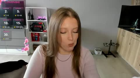 Julia online show from August 6, 11:42 am