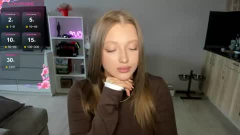 Julia online show from August 15, 12:31 pm