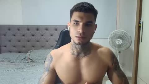 juan_gomez_1 online show from August 15, 1:15 pm