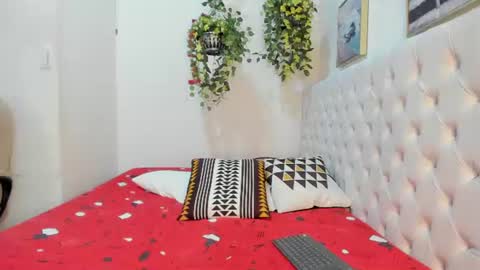 juana_naranjo online show from August 15, 9:24 am