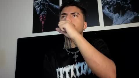 juancamilo66_ online show from August 4, 12:40 am
