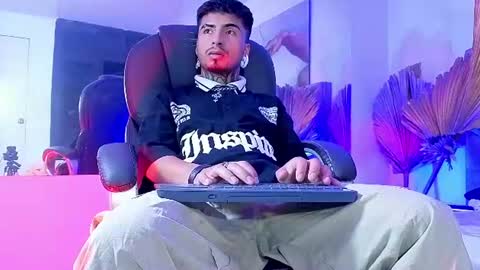 juancamilo66_ online show from August 5, 3:48 am