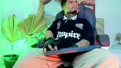 juancamilo66_ online show from August 5, 4:54 am