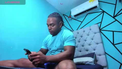 independent model online show from August 29, 4:50 pm