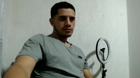juanperez1999777 online show from June 8, 11:44 pm