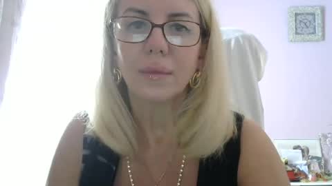 judia_forst online show from July 24, 5:05 pm