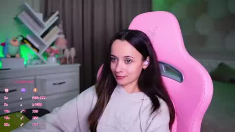 Angelina online show from August 14, 6:00 pm