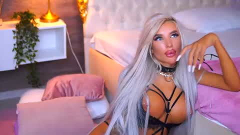 Jessye online show from August 13, 3:53 am
