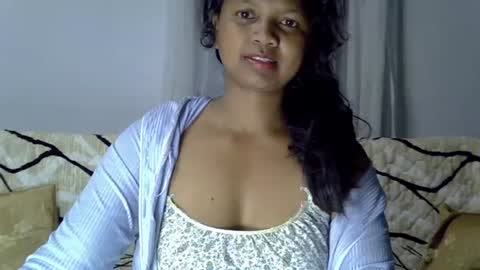 stellah online show from August 6, 2:43 am