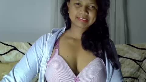 stellah online show from August 8, 2:55 am
