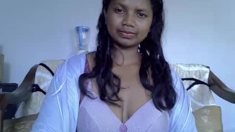 stellah online show from August 8, 12:05 pm