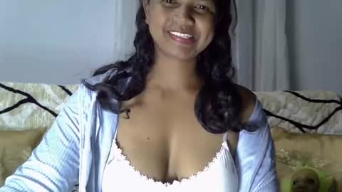 stellah online show from August 9, 2:56 am