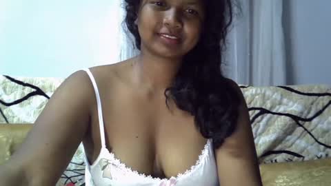 stellah online show from August 9, 4:02 am