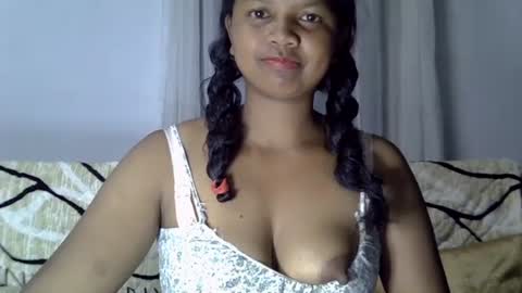 stellah online show from August 12, 1:52 am