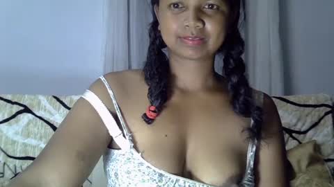 stellah online show from August 12, 2:58 am