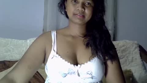 stellah online show from August 15, 2:04 am