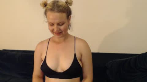 juicycandycam online show from June 23, 1:56 pm