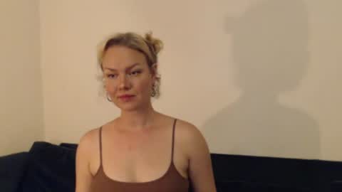 juicycandycam online show from June 25, 11:35 am