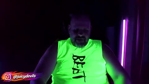 JuicyLounge online show from April 16, 6:04 pm