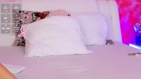 juicyolivia_ online show from August 6, 9:52 am
