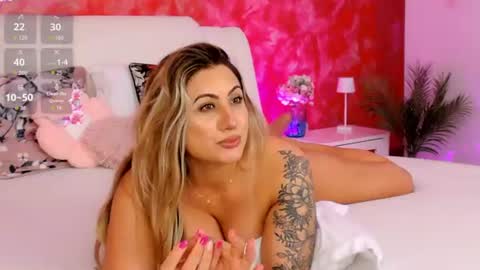 juicyolivia_ online show from August 14, 8:40 am