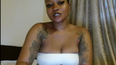 juicyxpink online show from August 13, 9:12 am
