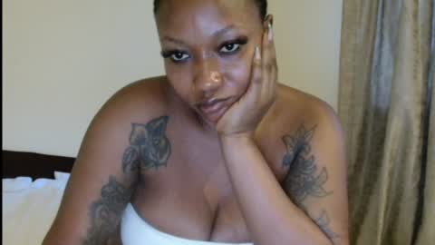 juicyxpink online show from August 13, 1:36 pm